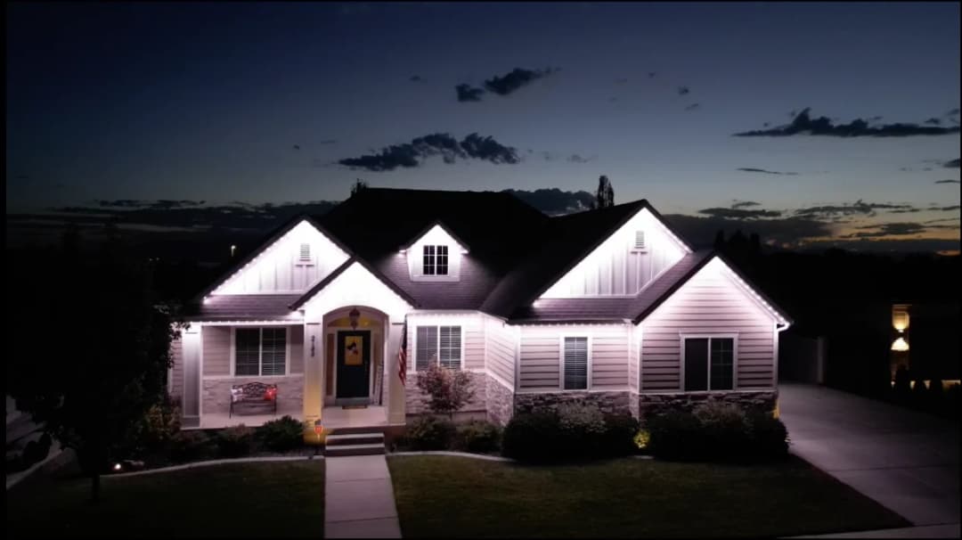 Cottage White Roofline